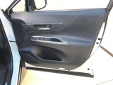 運転席前面ドア部分です♪