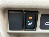 【シートヒーター】運転席にはシートヒーターを装備♪寒い冬にはシートをじんわり温めてくれてドライブも快適ですよ◎エアコンの暖房より早く温まってくれるので重宝しますよ◎