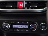 車内を快適に、オートエアコンを装備しています。