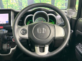 インテリアに合わせたデザインのステアリングは、運転される方のことも考え、運転しやすい形状、大きさです。是非一度、実際に触ってお確かめください。