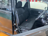 運転席広々