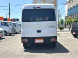 新車と同様の保証(有料)がつけられます。また各地域の店舗に最新の大型整備工場とプロメカニックが常駐しておりアフターメンテナンスもお任せください。