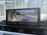 ●サラウンドビューカメラ『車両の4つのカメラから得た映像を合成し、上空から眺めているような映像をモニターに映し出します。車両周辺の歩行者や障害物などの発見に役立ちます。』