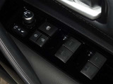 電動格納式ドアミラー・パワーウインドウを装備しています。