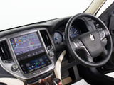 使いやすさや安全性を追求したステアリング周り!高級車ゆえにスイッチ類が多いのも特徴ですね!考え尽くされた配置ですぐに使いこなす事が出来ますのでご安心下さい!是非、体感してみて下さい!!