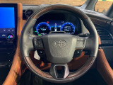 【純正革巻きステアリング】上質な革を使用することで、手にしっかり馴染みとても運転しやすいハンドルです♪
