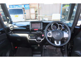 運転席から見た俯瞰図です!ドライバーが操作しやすいよう配置されています♪