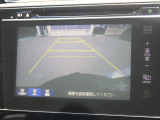 ★バックモニター搭載★ バック時目視しにくいクルマの周囲をカメラで映し出し、安全・安心駐車をサポート♪バックの苦手な方も後ろがハッキリ見えるので安心です☆