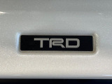 【TRDエアロ】人気のTRDエアロを装備!クルマの外観がよりスタイリッシュになり、街中で存在感あふれる1台に♪将来買い替える時にもリセールに影響しやすく、価値ある人気の装備です!