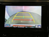 バックギアに入れると、このように後方が映し出されます!駐車の際とても安心!便利!最終確認はご自身の目と耳で必ず行ってください!