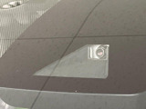 【トヨタセーフティセンス】走行中に前方の車両等を認識し、衝突しそうな時は警報とブレーキで衝突回避と被害軽減をアシスト。より安全にドライブをお楽しみいただけます。