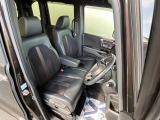 運転席シート廻りは使用感も少なく、良好な状態となっています。前オーナー様が丁寧に使っていたことがよくわかりますね。