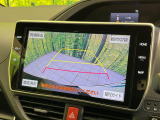 【バックカメラ】駐車時に後方がリアルタイム映像で確認できます。大型商業施設や立体駐車場での駐車時や、夜間のバック時に大活躍!運転スキルに関わらず、今や必須となった装備のひとつです!