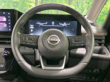 【純正革巻きステアリング】上質な革を使用することで、手にしっかり馴染みとても運転しやすいハンドルです♪