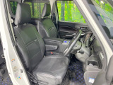 運転席シート廻りは使用感も少なく、良好な状態となっています。丁寧に使われていたことがよくわかりますね。