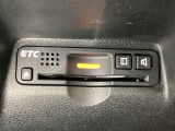 ハンドルの左下にETCがついています。高速道路の料金所の通過も楽々です。 カードの取り出しもしやすい場所についています。