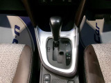 ガソリン車なのでMTモード付シフトです。