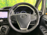 【純正革巻きステアリング】上質な革を使用することで、手にしっかり馴染みとても運転しやすいハンドルです♪