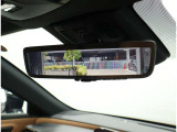 デジタルインナーミラー装備!車両後方のカメラの映像をデジタル補正で視認性を向上させてインナーミラー内に表示します♪視界を遮るものがなく、後席に同乗者がいても後方を確認しやすく安心です♪