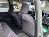 広々とした車内空間に優れた燃費性能。更にデザインも上質で人気のお車です!
