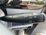 【オートライト】は、付け忘れや消し忘れを防ぐことができます。高速道路などのトンネルなどにも役立ちます♪