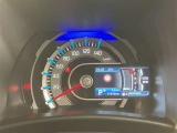 視認性に優れたメーターを採用しており、走行中でも車速や情報が分かりやすく表示されます。運転時の視線移動をむりのない範囲に抑え、快適で安心感のあるドライブをサポートします。