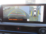 パノラミックビューモニター付きです。車両を上から見たような映像をディスプレイオーディオ画面に表示。運転席からの目視だけでは見にくい、車両周辺の状況をリアルタイムでしっかり確認できます。
