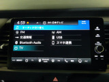センターパネルにスッキリと収まった純正オーディオです。お気に入りの音楽・ラジオを聴きながら楽しいドライブをお楽しみくださいね。