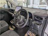見通しのよいすっきりとした視界で、誰でも運転しやすいです。運転のしやすさは疲れにくさにも繋がりますよ♪