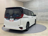 全車1年間の走行距離無制限のロングラン保証付きです。また、さらに安心をお求めの方には1年〜2年の保証延長ができる「ロングラン&alpha;保証」(有償)もお選びいただけます。