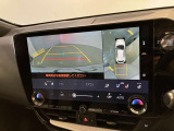 駐車時は、ガイドラインによりスムーズな駐車をサポートしてくれます。