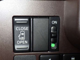 片側電動スライドドアで狭い所でも乗り降り楽々です!