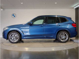【XDrive】強大なパワーをXdriveシステムが瞬時に理想的な可変配分を行い、かつてない安心・快適・スポーティな走りを約束します。走行状況に応じてトルク配分を最適化してくれる優れものです!