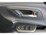 運転席シートポジションメモリースイッチ。