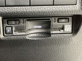 高速道路で便利な【ETC2.0】を装備しています。光ビーコン搭載で渋滞情報などナビゲーションと連動することで機能も充実いたします。他、観光施設に立ち寄るための高速料金割引サービス等もございます。