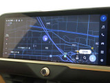 メーカー装着のディスプレイオーディオを装備しております。