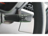 周囲の明るさに連動して、ヘッドライトが点灯・消灯します。ヘッドライトの点け忘れは大きな事故につながりかねません。