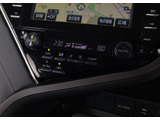★使いやすさや安全性を追求したステアリング周り!高級車ゆえにスイッチ類が多いのも特徴ですね!考え尽くされた配置ですぐに使いこなす事が出来ますのでご安心下さい!是非、体感してみて下さい!!
