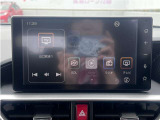 ディスプレイオーディオを装備。スマホとクルマをつなぐことで、これまでのナビに加えて、いろんなサービスが楽しめます。