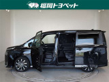 両側パワースライドドア付きだから、狭い駐車スペースなどでの 乗り降りラクラク!小さなお子さまのいるご家庭には嬉しい装備。