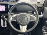 インテリアに合わせたデザインのステアリングは、運転される方のことも考え、運転しやすい形状、大きさです。是非一度、実際に触ってお確かめください。