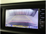 バックガイドモニターで、後方を確認しながら安心して駐車することができます。運転初心者も熟練者も必須の機能ですよ!