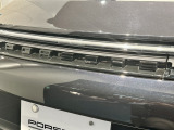 オプション設定のPORSCHEロゴ(ハイグロスブラック塗装)