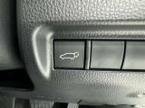【パワーバックドア】ボタン一つでテールゲートが自動で開閉します。