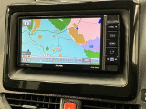 純正ナビを装備。タッチパネル式で使いやすく、お出かけもラクラクです。