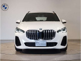BMW代表的な特徴のキドニーグリル。BMWのすべてのモデルに採用され、BMWらしさを強調しております。