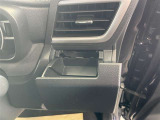 格納型ドリンクホルダー