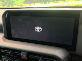 【メーカー純正ナビ】インテリアに溶け込むスタイリッシュな「専用設計」メーカーナビを装備♪視認性や操作性など基本性能にも優れ、より上質なカーライフをお楽しみいただけます。
