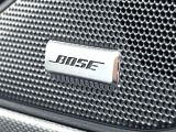 【BOSEサウンドシステム】メーカーオプションの高品位サウンドシステムを搭載。専用のチューニングが施された大小様々なスピーカーから良質なサウンドが奏でられ、臨場感あふれる音響空間を演出します。