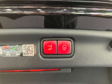 こちらの車両は「メルセデス・ベンツあざみ野」にて展示中でございます。営業時間は10:00〜18:00、年末年始以外定休日はございません。お問合せはフリーダイヤルもしくは045-904-1484までお気軽にご連絡ください。